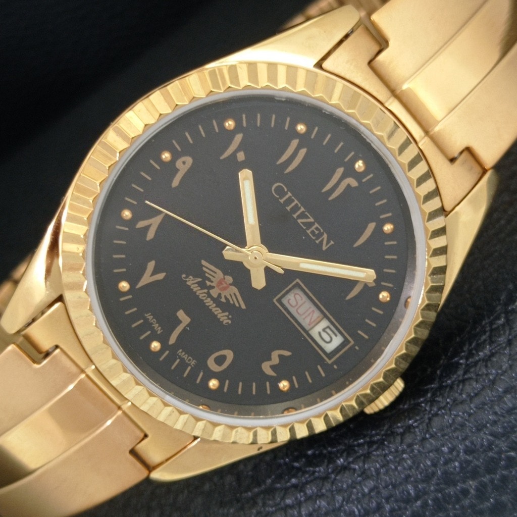 Vintage 1970 Citizen Automatic Mens Gold Watch WDaydate  Black Accents